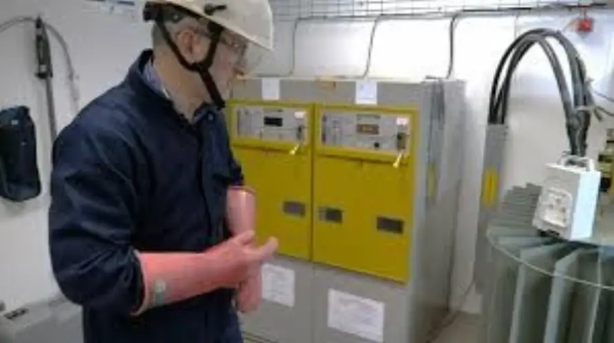 Formation Habilitation Électrique HE Manœuvre